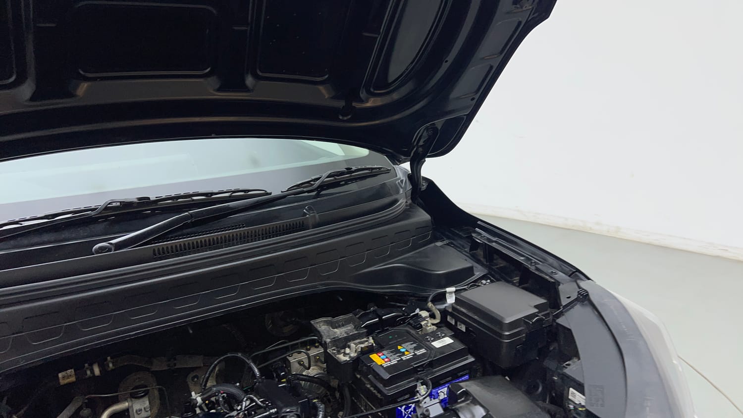 Used 2024 Kia Sonet HTK (O) 1.2 Petrol MT Petrol Manual engine ENGINE LEFT SIDE HINGE & APRON VIEW