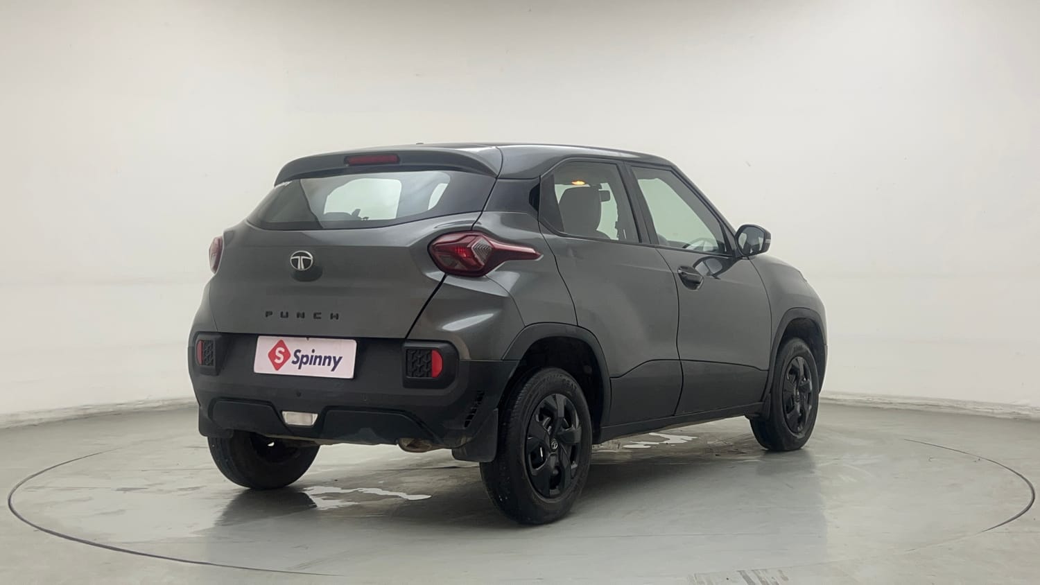 Used 2025 Tata Punch Pure MT Petrol Manual exterior RIGHT REAR CORNER VIEW