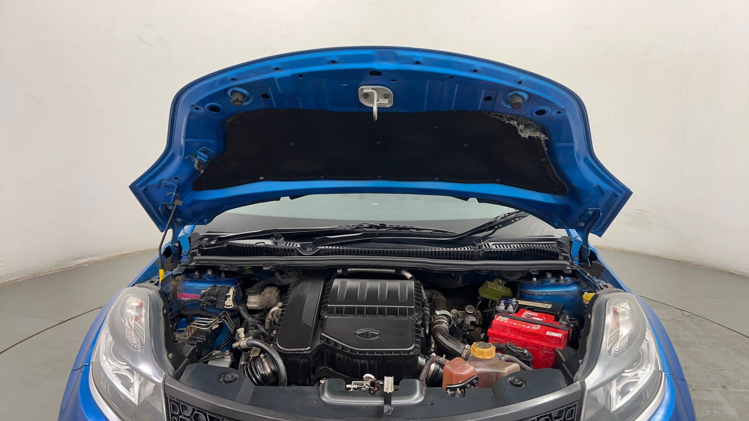 Used 2018 Tata Nexon XZ Diesel Diesel Manual engine ENGINE & BONNET OPEN FRONT VIEW