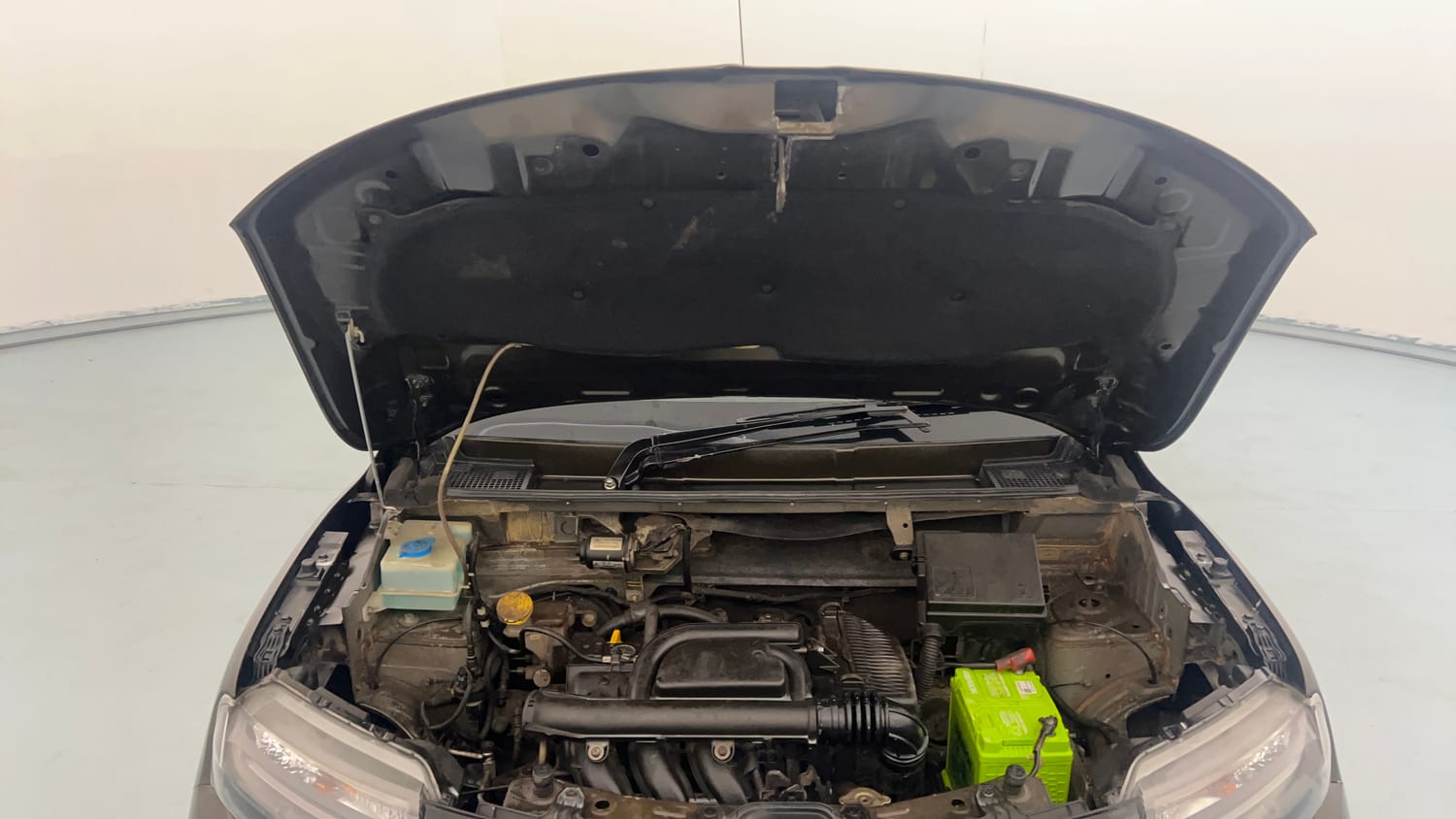Used 2020 Renault Kwid 1.0 RXT Opt Petrol Manual engine ENGINE & BONNET OPEN FRONT VIEW