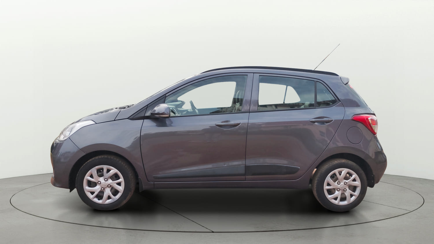 Used 2018 Hyundai Grand i10 Sportz 1.2 Kappa VTVT Petrol Manual exterior LEFT SIDE VIEW