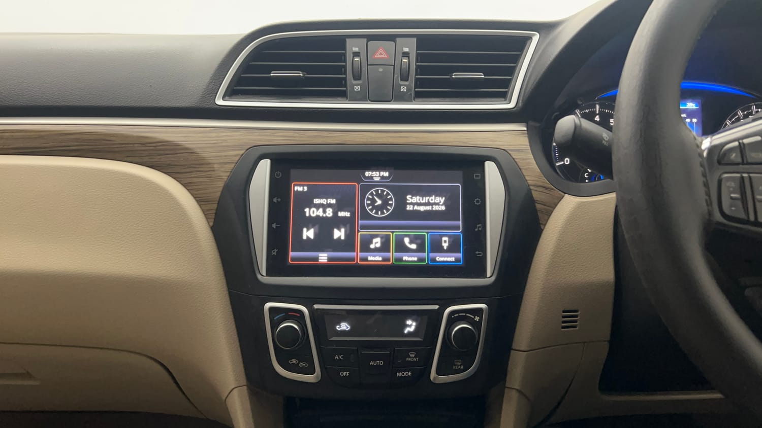 Used 2022 Maruti Suzuki Ciaz Zeta 1.5 Petrol Manual top_features Integrated (in-dash) music system