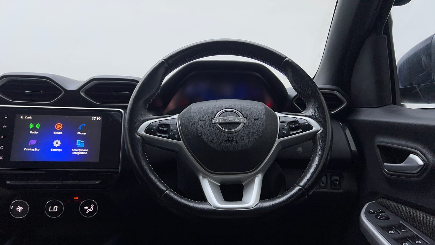 Used 2021 Nissan Magnite XV Premium Turbo Petrol Manual interior STEERING VIEW