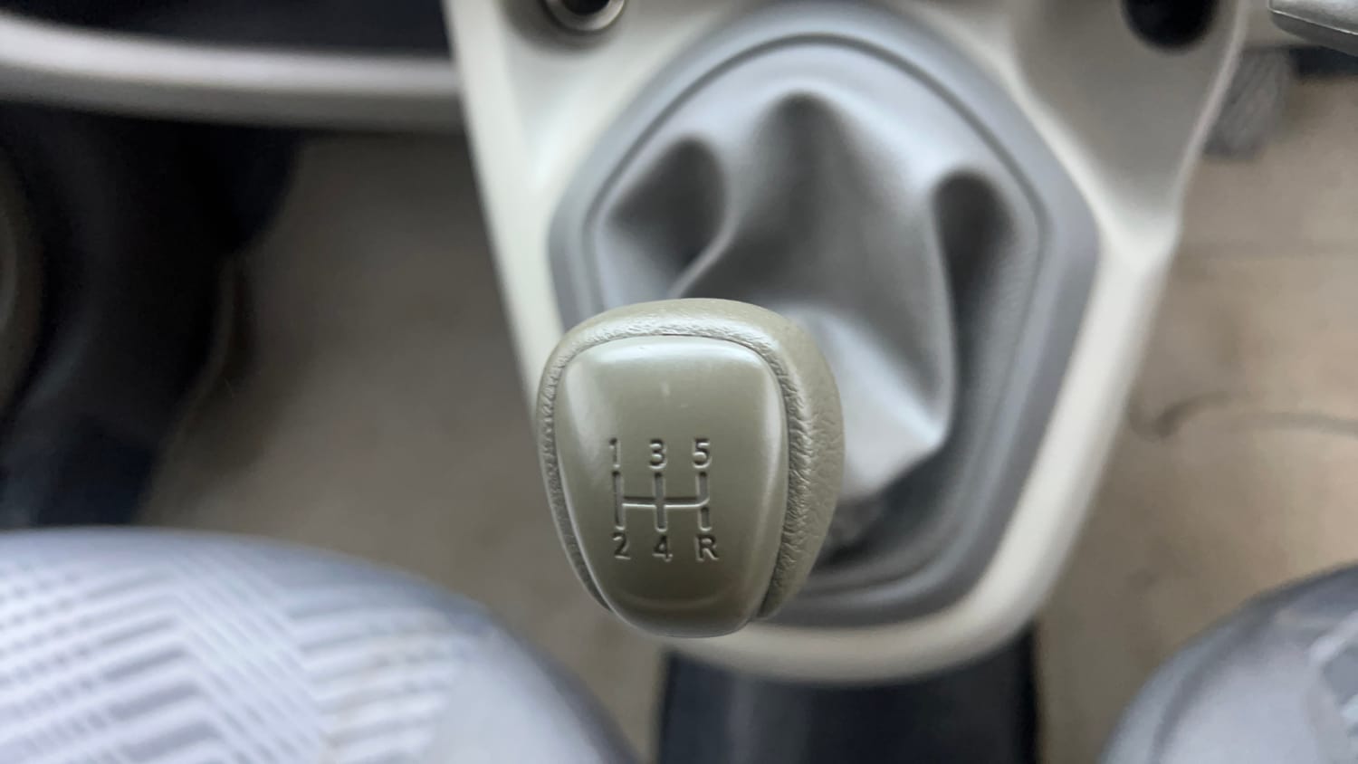 Used 2014 Datsun GO T Petrol Manual interior GEAR  KNOB VIEW