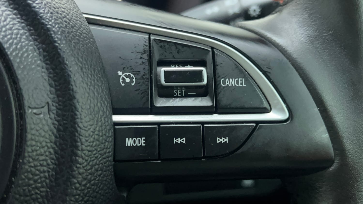Used 2025 Toyota Urban Cruiser Hyryder V Hybrid Hybrid Automatic top_features Cruise control