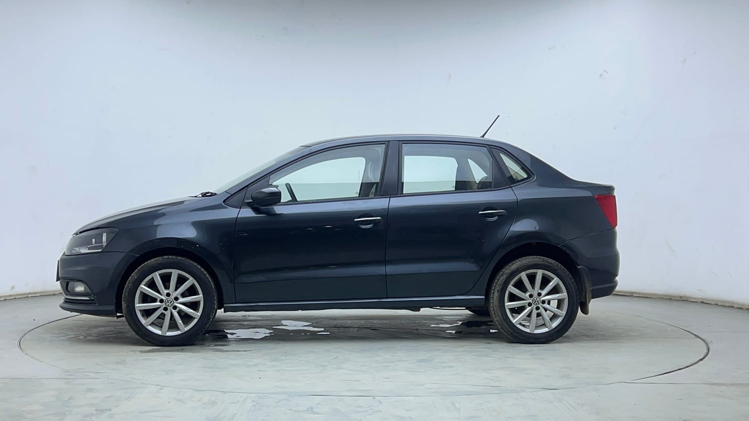 Used 2019 Volkswagen Ameo Highline Plus 1.5L (D) Diesel Manual exterior LEFT SIDE VIEW