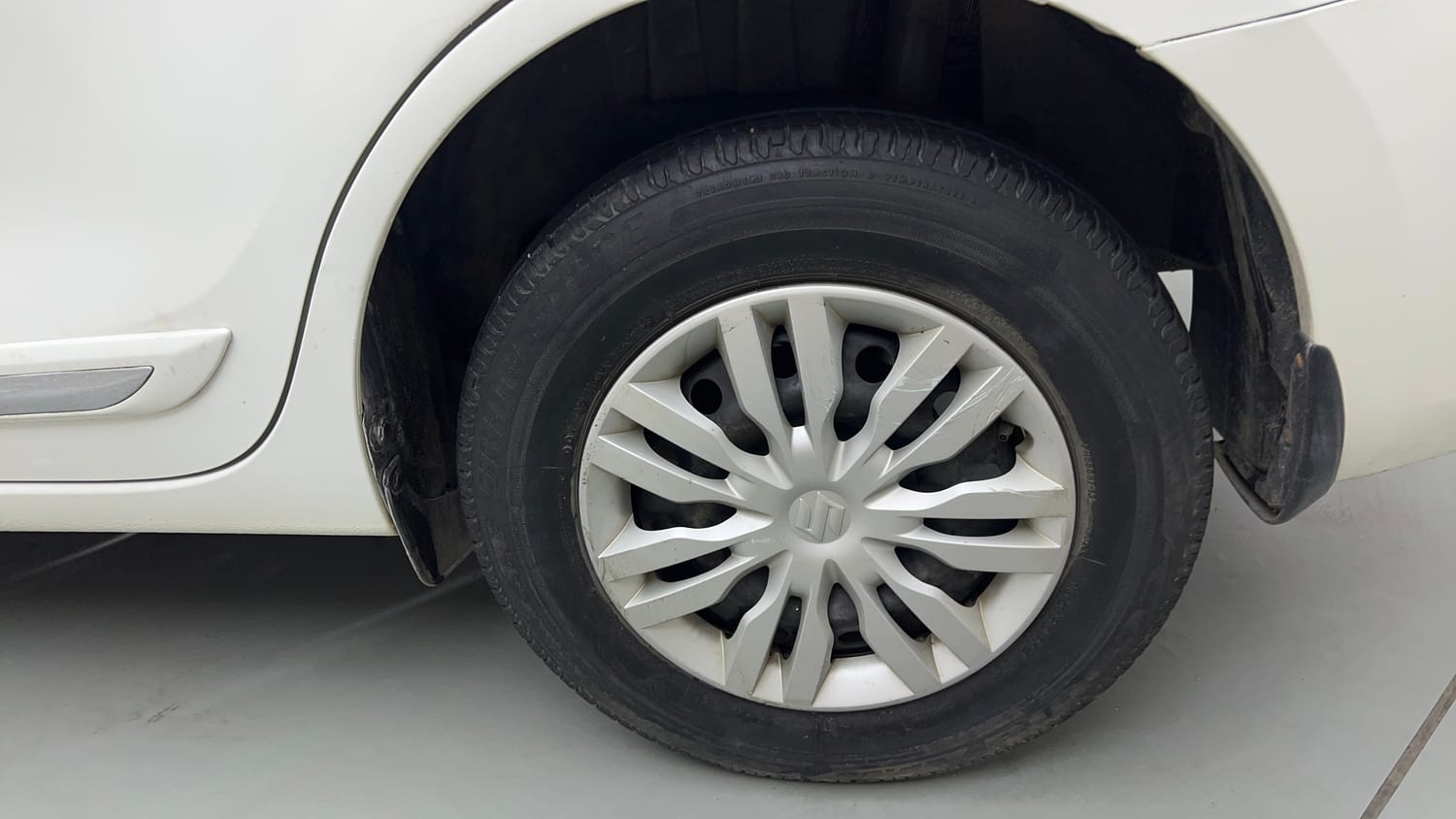 Used 2018 Maruti Suzuki Dzire VXi Petrol Manual tyres LEFT REAR TYRE RIM VIEW