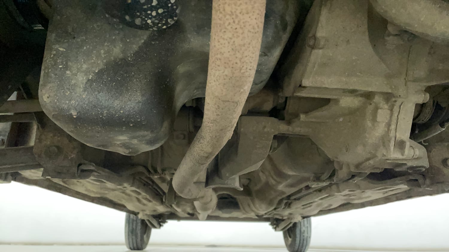 Used 2014 Maruti Suzuki Alto 800 Lxi Petrol Manual extra FRONT LEFT UNDERBODY VIEW