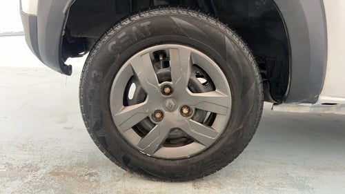 Used 2018 Renault Kwid RXT (O) 1.0 SCE Edition Petrol Manual tyres RIGHT REAR TYRE RIM VIEW