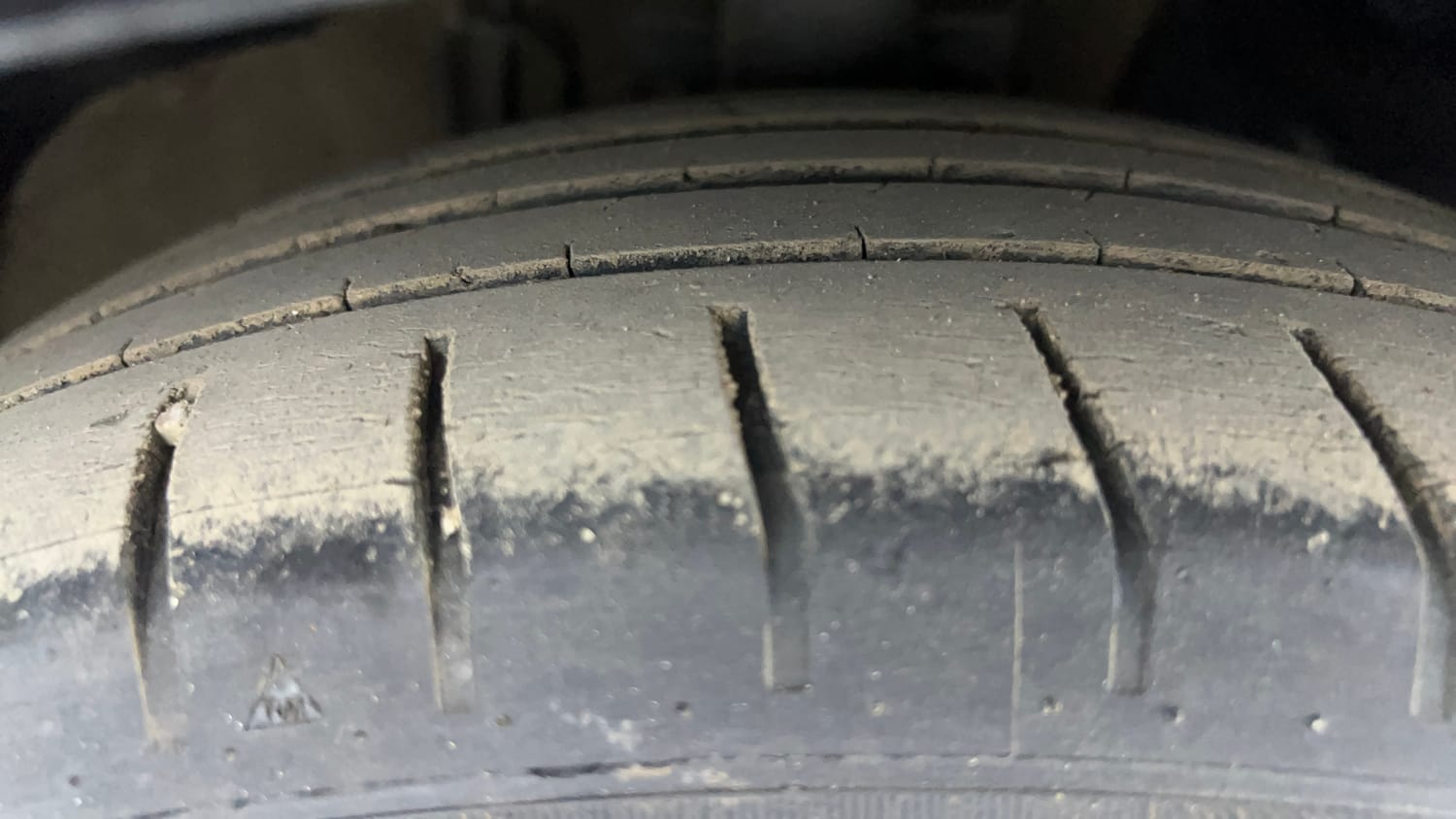 Used 2019 Volkswagen Ameo Highline Plus 1.5L (D) Diesel Manual tyres RIGHT FRONT TYRE TREAD VIEW