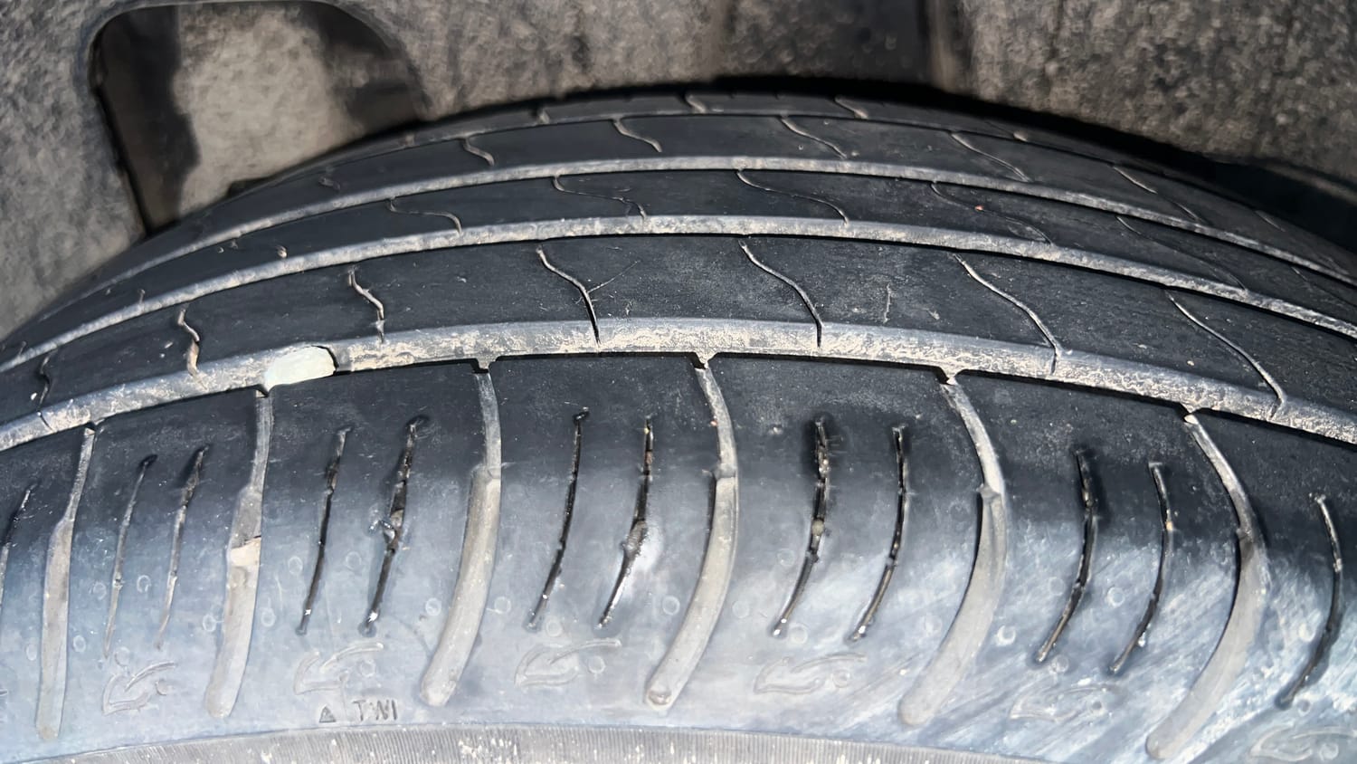 Used 2023 Mahindra XUV 300 TurboSport W8 Petrol Manual tyres LEFT REAR TYRE TREAD VIEW