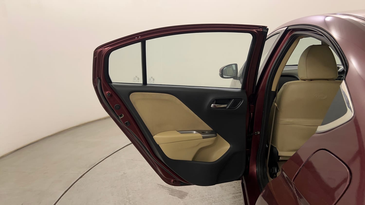 Used 2015 Honda City V Petrol Manual interior LEFT REAR DOOR OPEN VIEW