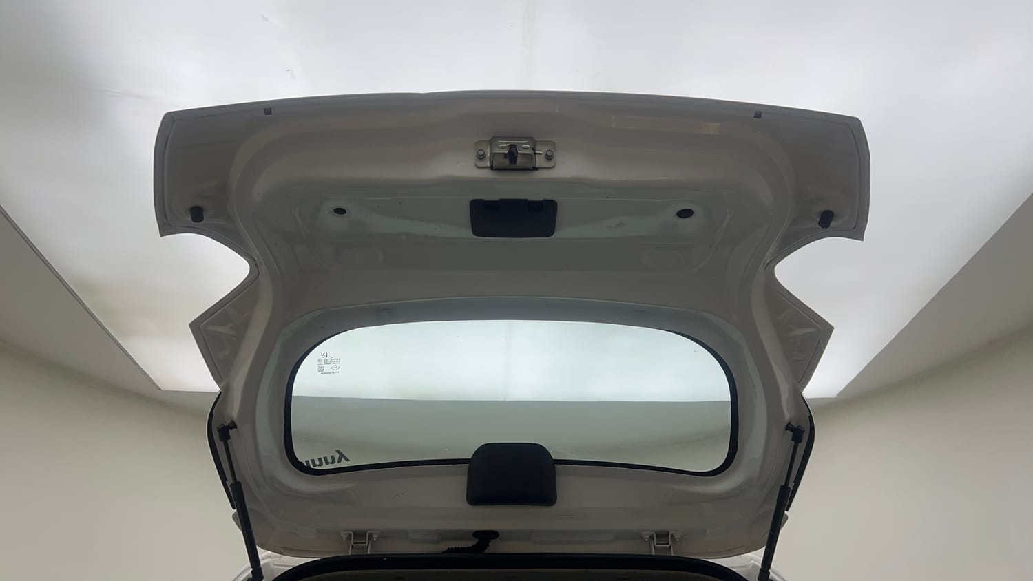 Used 2020 Renault Kwid RXT 1.0 Opt Petrol Manual interior DICKY DOOR OPEN VIEW