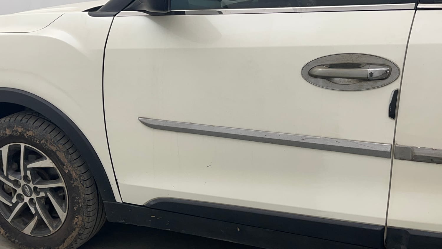 Used 2022 Mahindra XUV 300 W8 (O) 1.5 Diesel Diesel Manual dents MINOR DENT