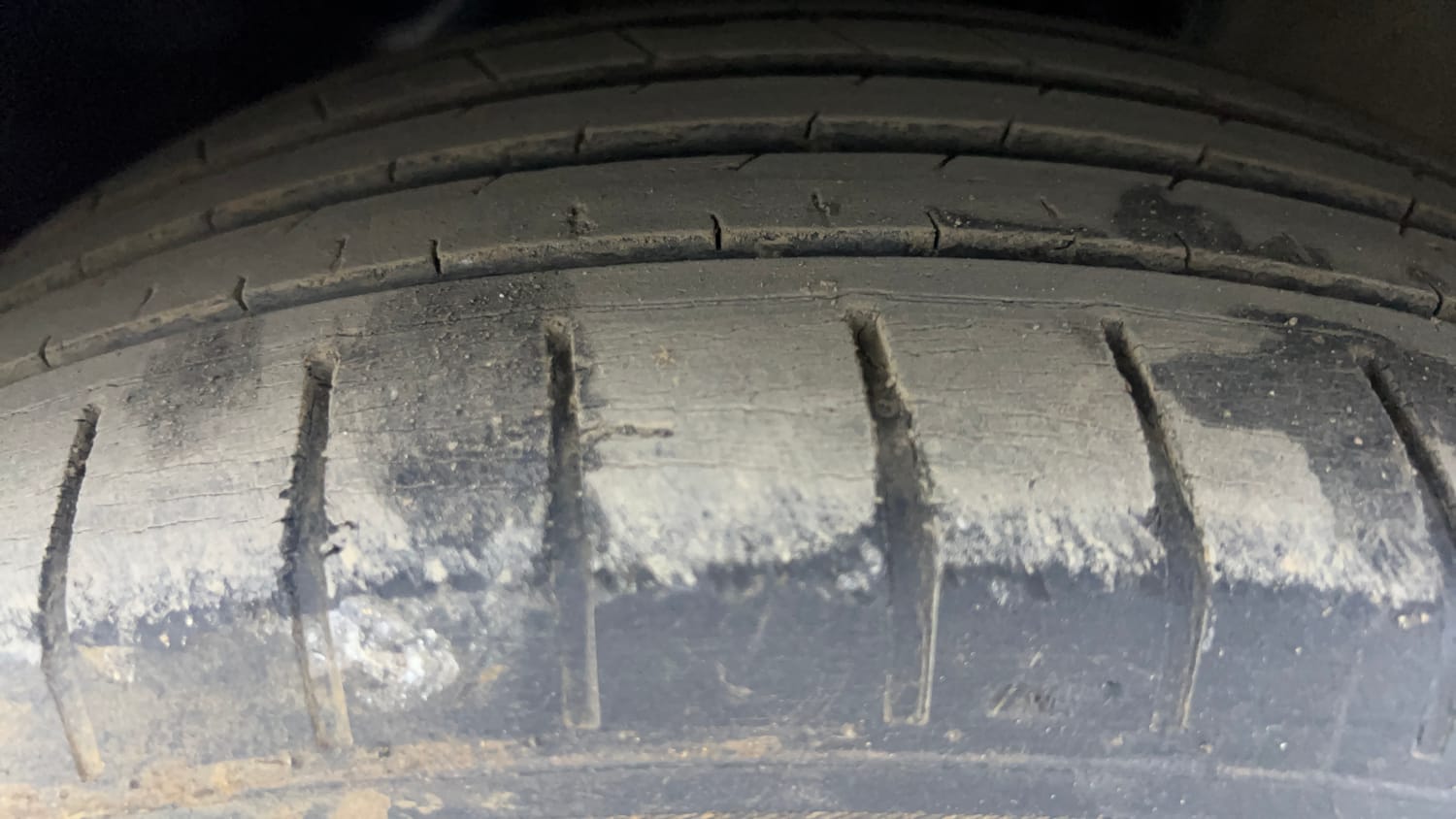 Used 2019 Volkswagen Ameo Highline Plus 1.5L (D) Diesel Manual tyres LEFT FRONT TYRE TREAD VIEW