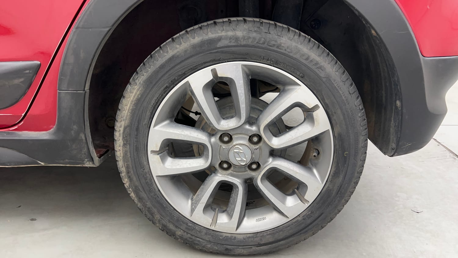 Used 2017 Hyundai i20 Active 1.2 SX Petrol Manual tyres LEFT REAR TYRE RIM VIEW