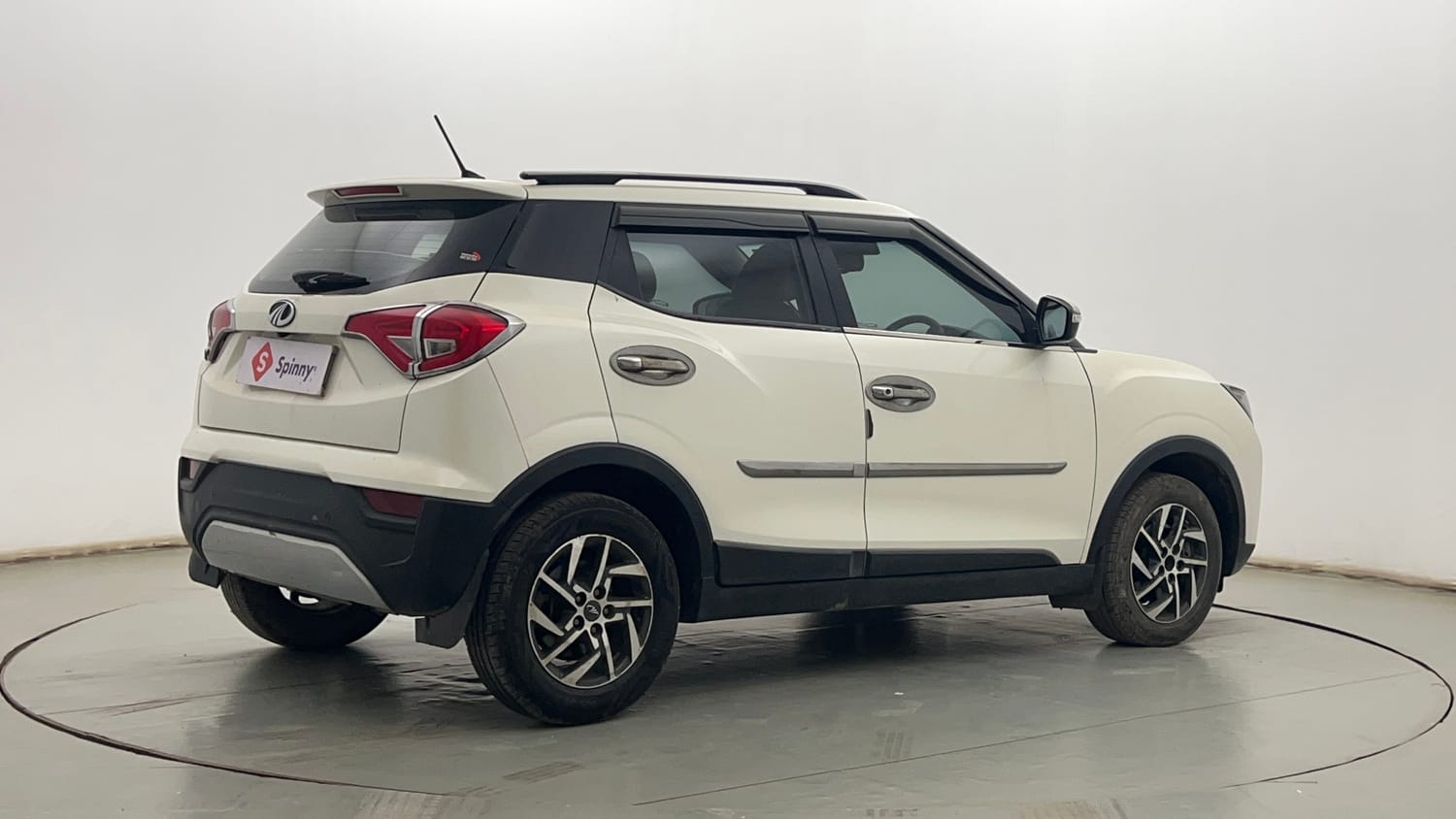 Used 2022 Mahindra XUV 300 W8 (O) 1.5 Diesel Diesel Manual exterior RIGHT REAR CORNER VIEW