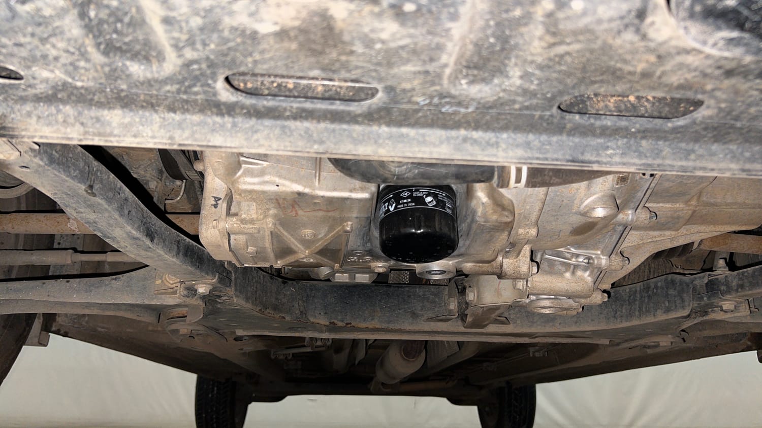 Used 2023 Renault Kiger RXT (O) AMT Petrol Automatic extra FRONT LEFT UNDERBODY VIEW