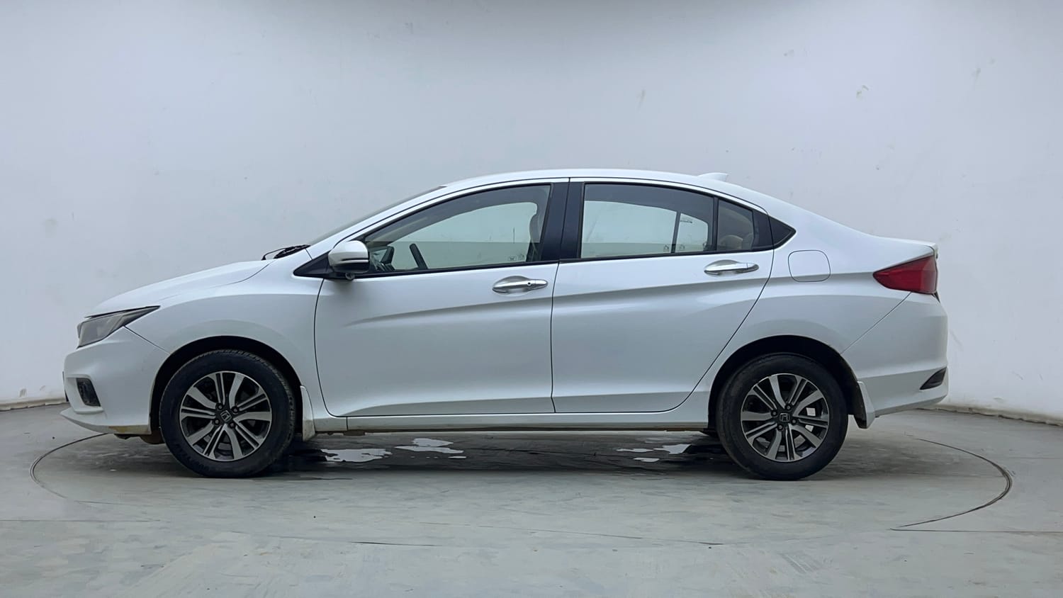 Used 2017 Honda City V Diesel Diesel Manual exterior LEFT SIDE VIEW