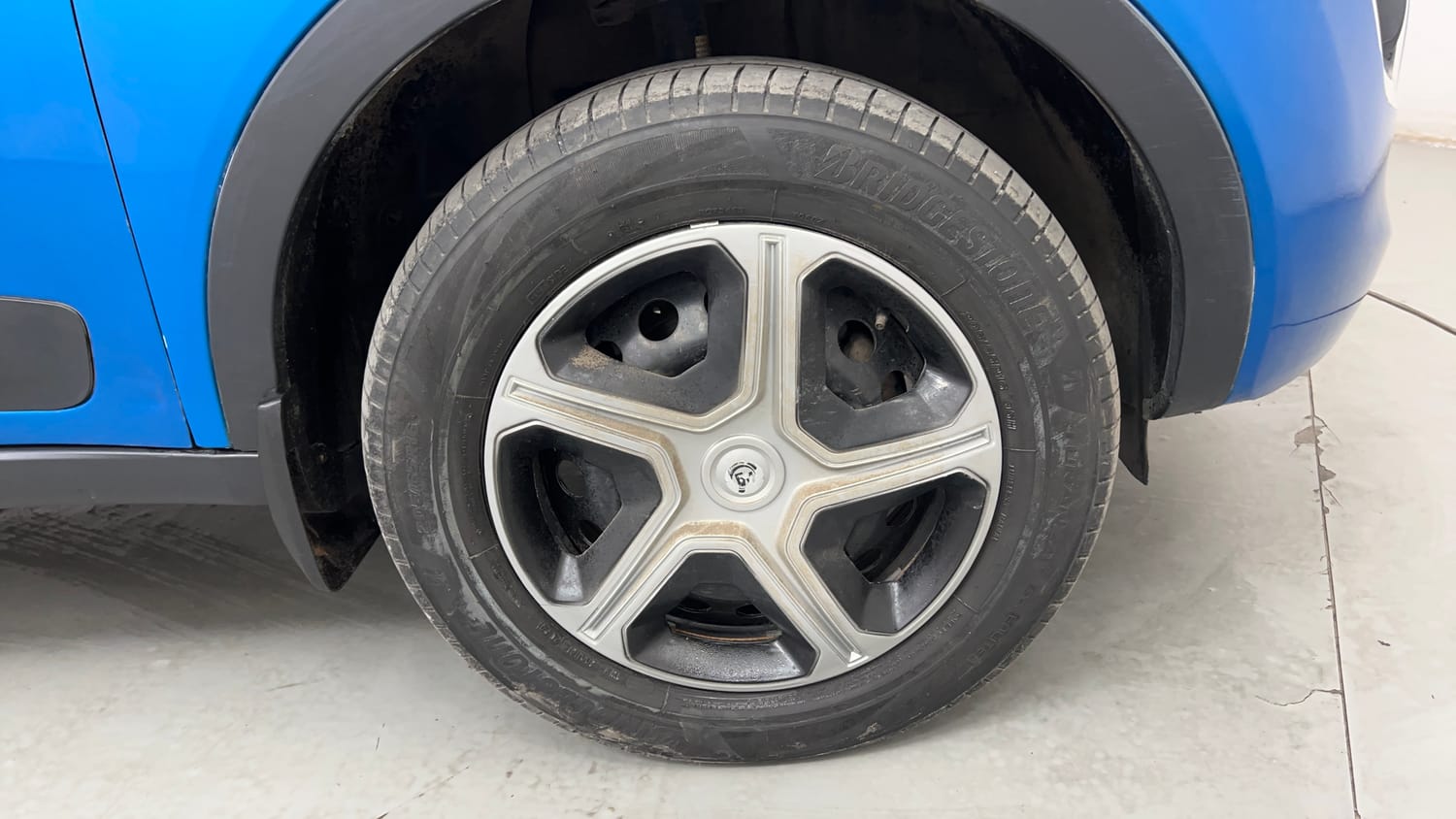 Used 2018 Tata Nexon XZ Diesel Diesel Manual tyres RIGHT FRONT TYRE RIM VIEW