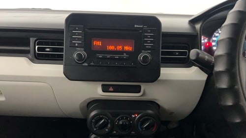 Used 2017 Maruti Suzuki Ignis Delta 1.2 MT Petrol Manual interior MUSIC SYSTEM & AC CONTROL VIEW