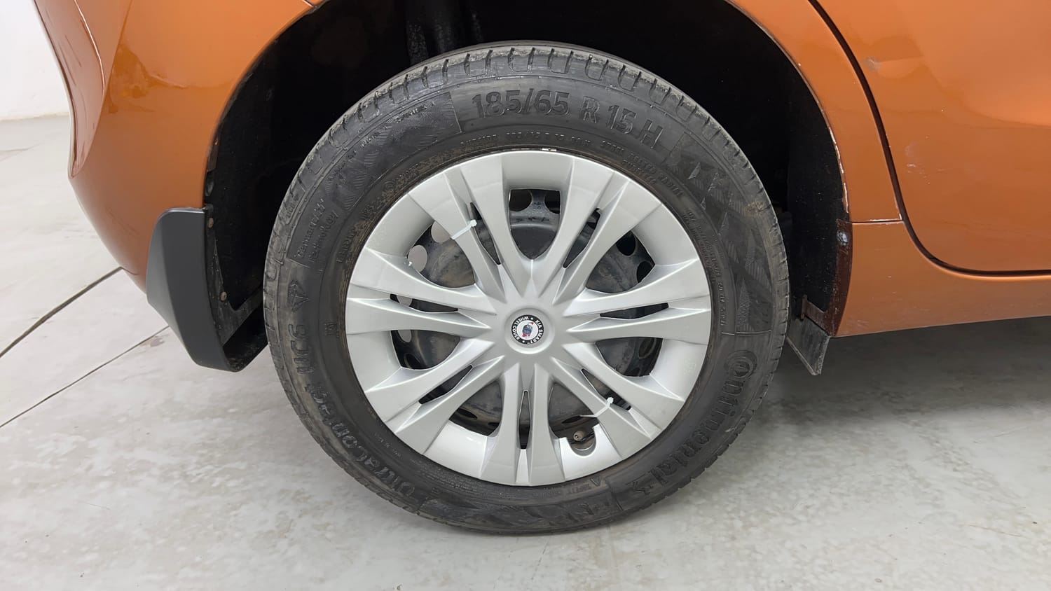 Used 2018 Maruti Suzuki Baleno Delta 1.2 Petrol Manual tyres RIGHT REAR TYRE RIM VIEW