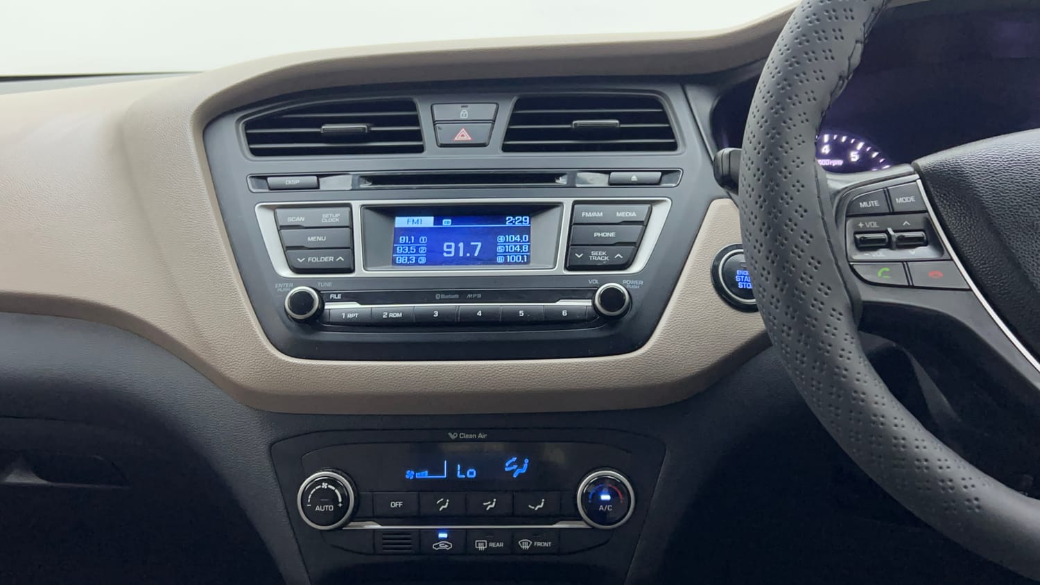 Used 2015 Hyundai Elite i20 Asta 1.2 Petrol Manual interior MUSIC SYSTEM & AC CONTROL VIEW