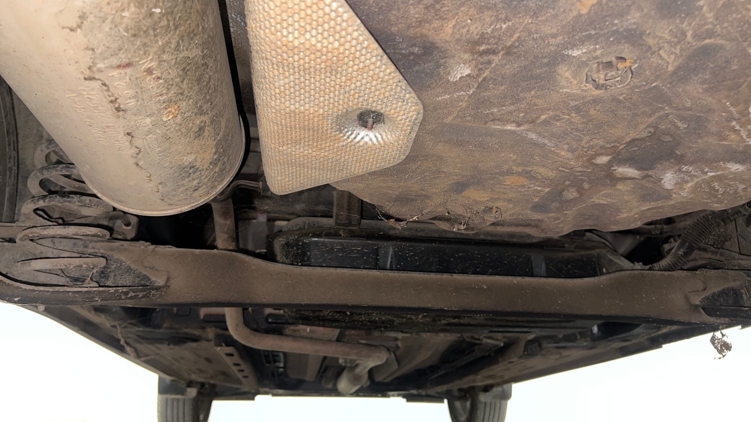 Used 2024 Nissan Magnite XV Petrol Manual extra REAR UNDERBODY VIEW (TAKEN FROM REAR)