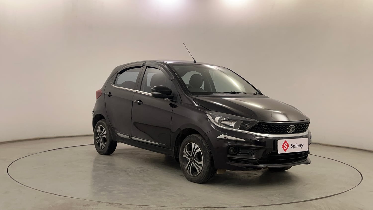 Used 2022 Tata Tiago XT CNG Cng Manual exterior RIGHT FRONT CORNER VIEW