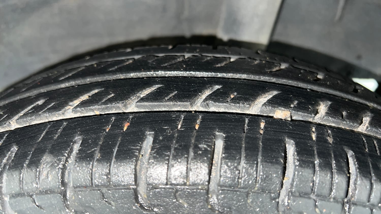 Used 2017 renault Kwid 1.0 RXT Anniversary Edition Petrol Manual tyres LEFT REAR TYRE TREAD VIEW