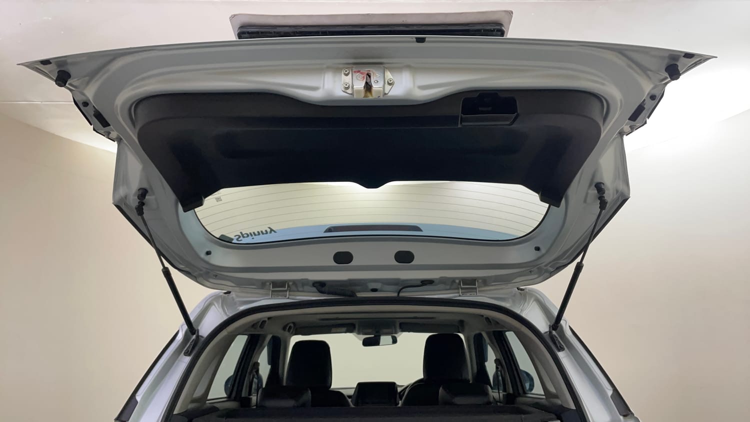 Used 2023 Maruti Suzuki Brezza ZXI AT Petrol Automatic interior DICKY DOOR OPEN VIEW