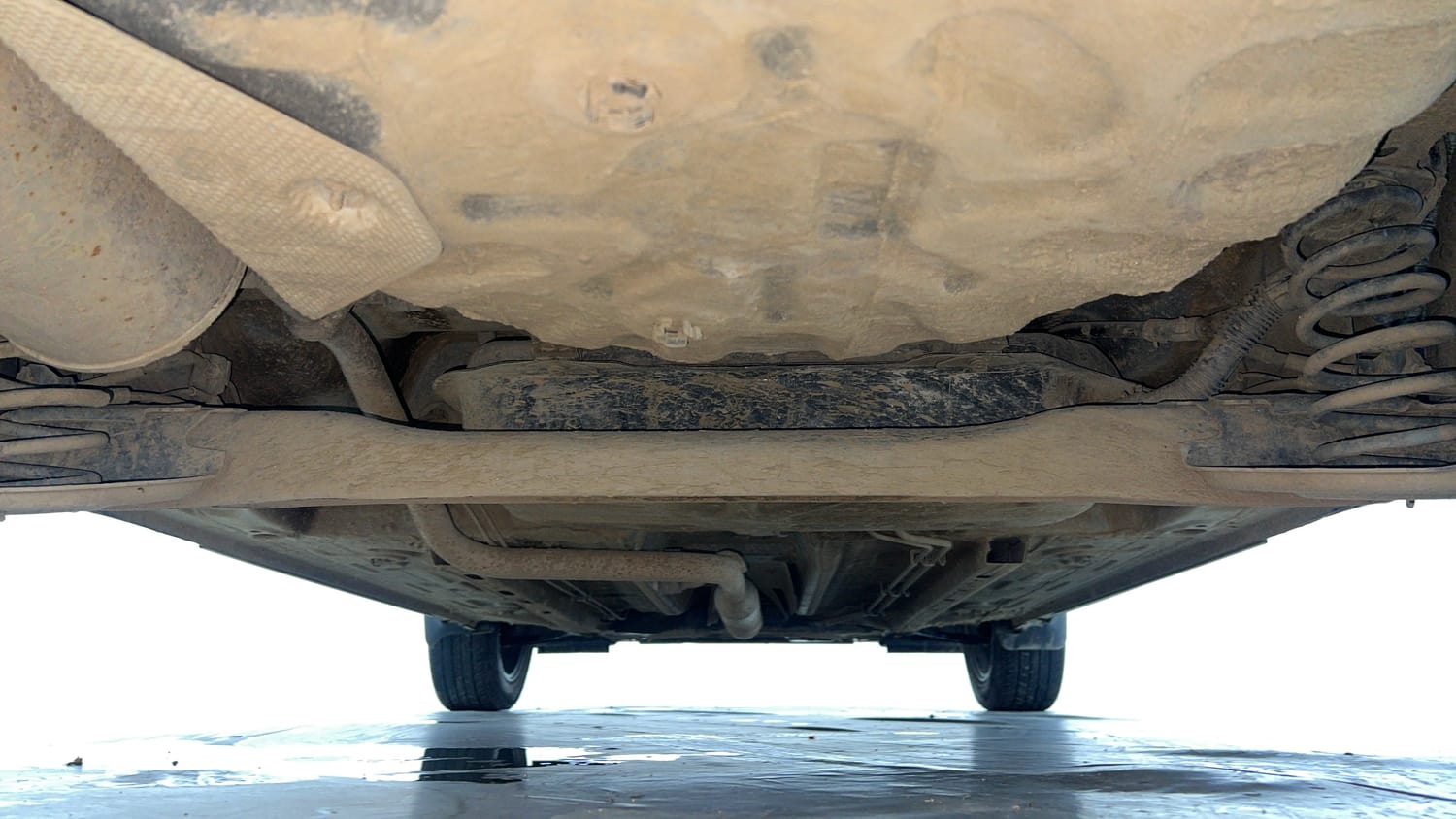 Used 2021 Nissan Magnite XV Premium Turbo Petrol Manual extra REAR UNDERBODY VIEW (TAKEN FROM REAR)