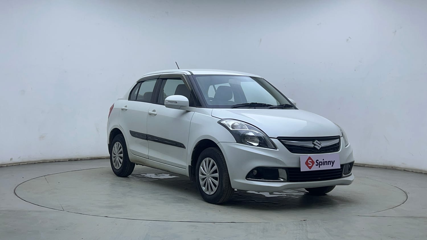 Used 2015 Maruti Suzuki Swift Dzire VXI Petrol Manual exterior RIGHT FRONT CORNER VIEW