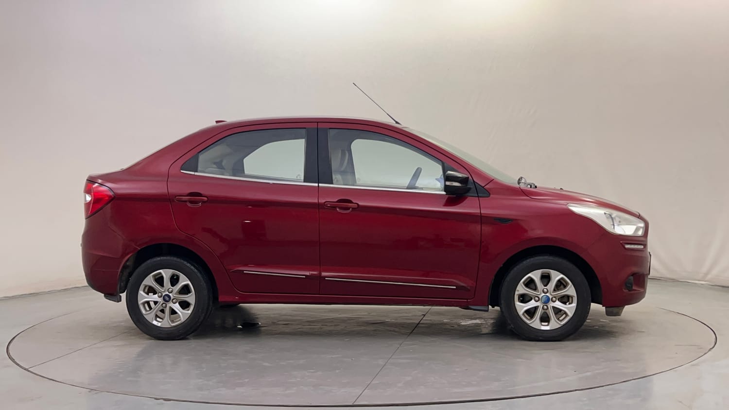 Used 2018 Ford Figo Aspire Titanium 1.2 Ti-VCT Diesel Manual exterior RIGHT SIDE VIEW