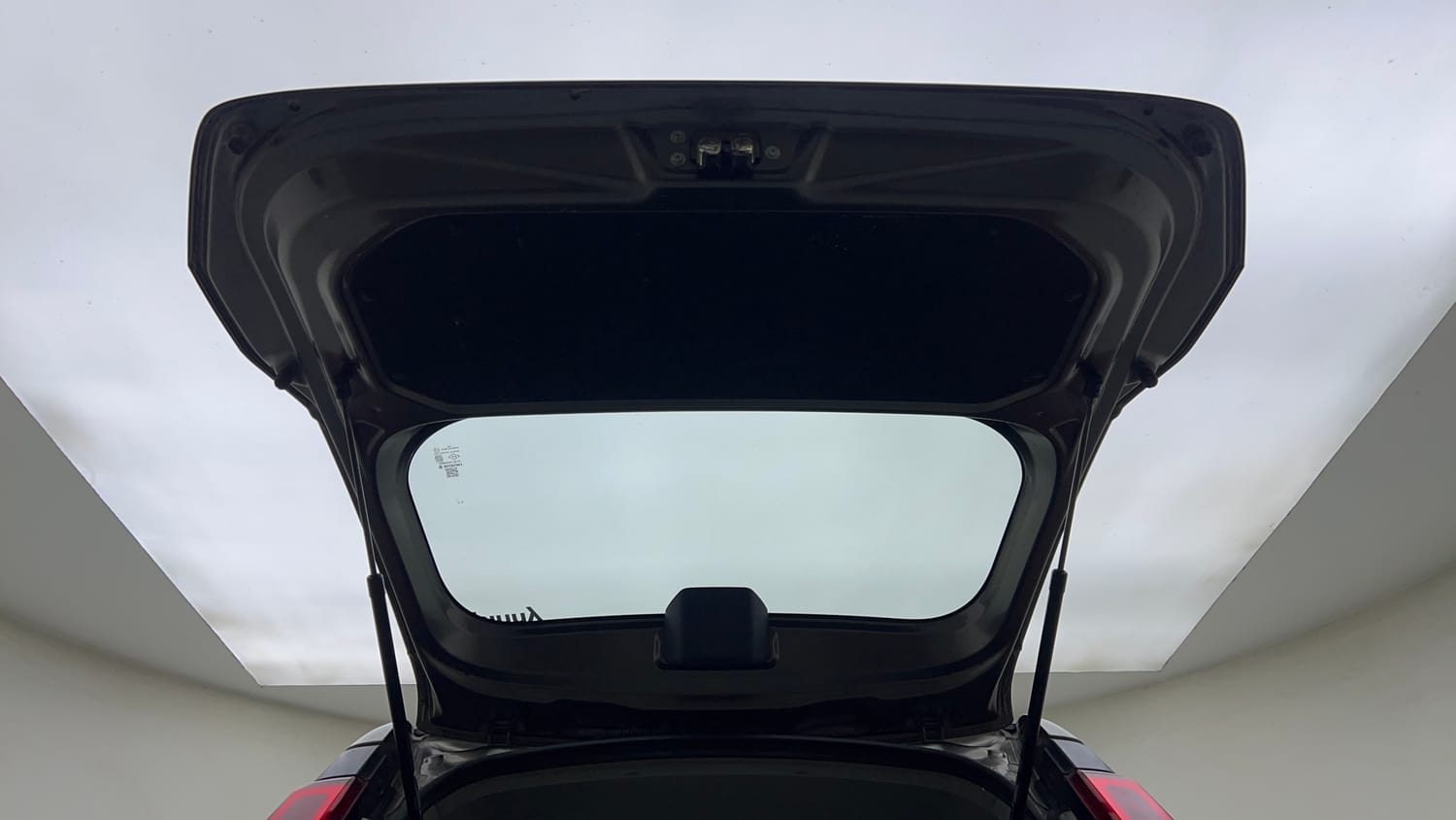 Used 2019 Maruti Suzuki Wagon R 1.0 VXi 1.0 Petrol Manual interior DICKY DOOR OPEN VIEW