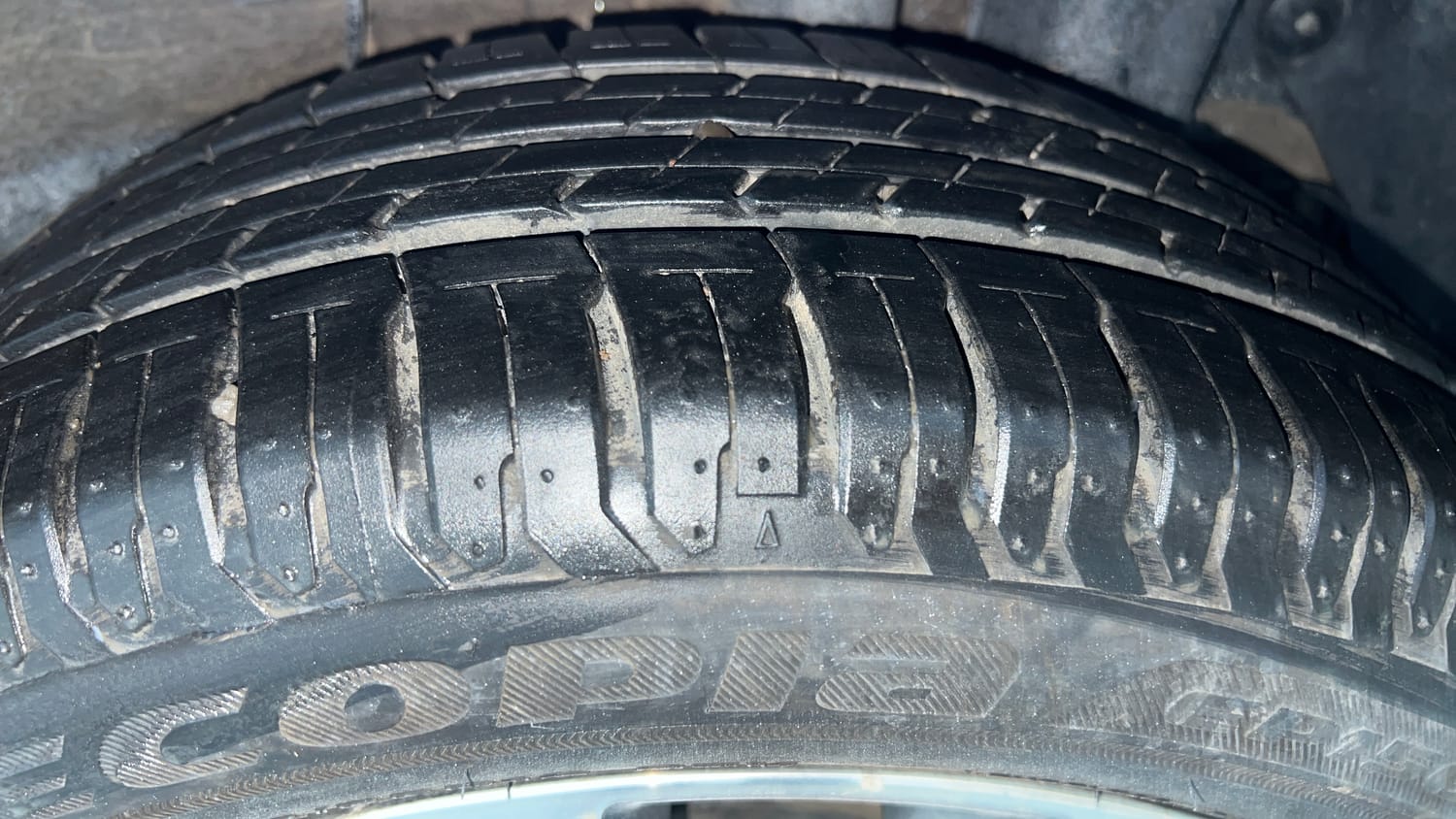 Used 2015 Hyundai Elite i20 Asta 1.2 Petrol Manual tyres LEFT REAR TYRE TREAD VIEW