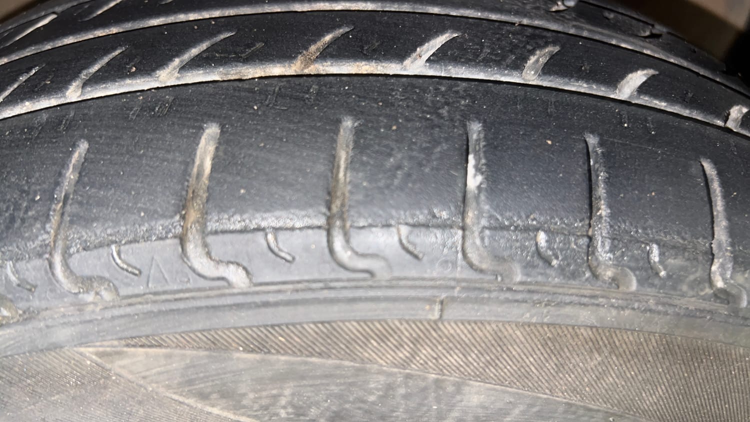 Used 2018 Maruti Suzuki Celerio ZXi (O) AMT Petrol Automatic tyres RIGHT FRONT TYRE TREAD VIEW