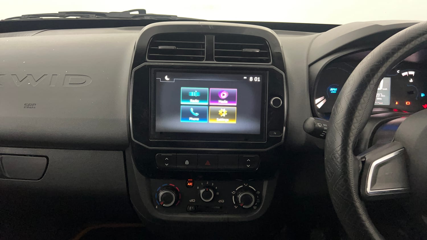 Used 2020 Renault Kwid 1.0 RXT Opt Petrol Manual interior MUSIC SYSTEM & AC CONTROL VIEW