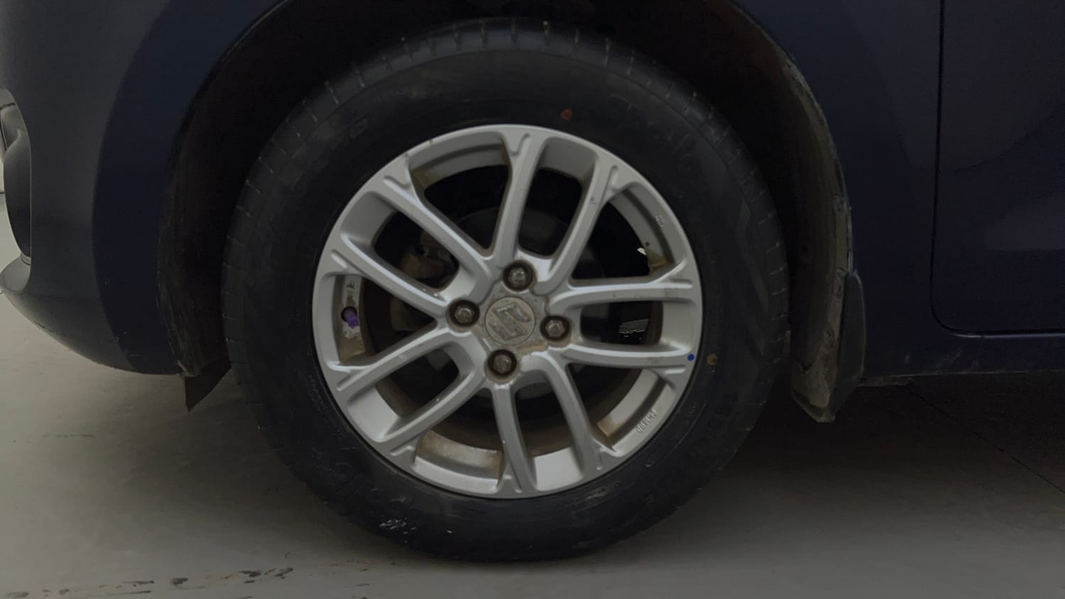 Used 2018 Maruti Suzuki Swift ZXi AMT Petrol Automatic tyres LEFT FRONT TYRE RIM VIEW