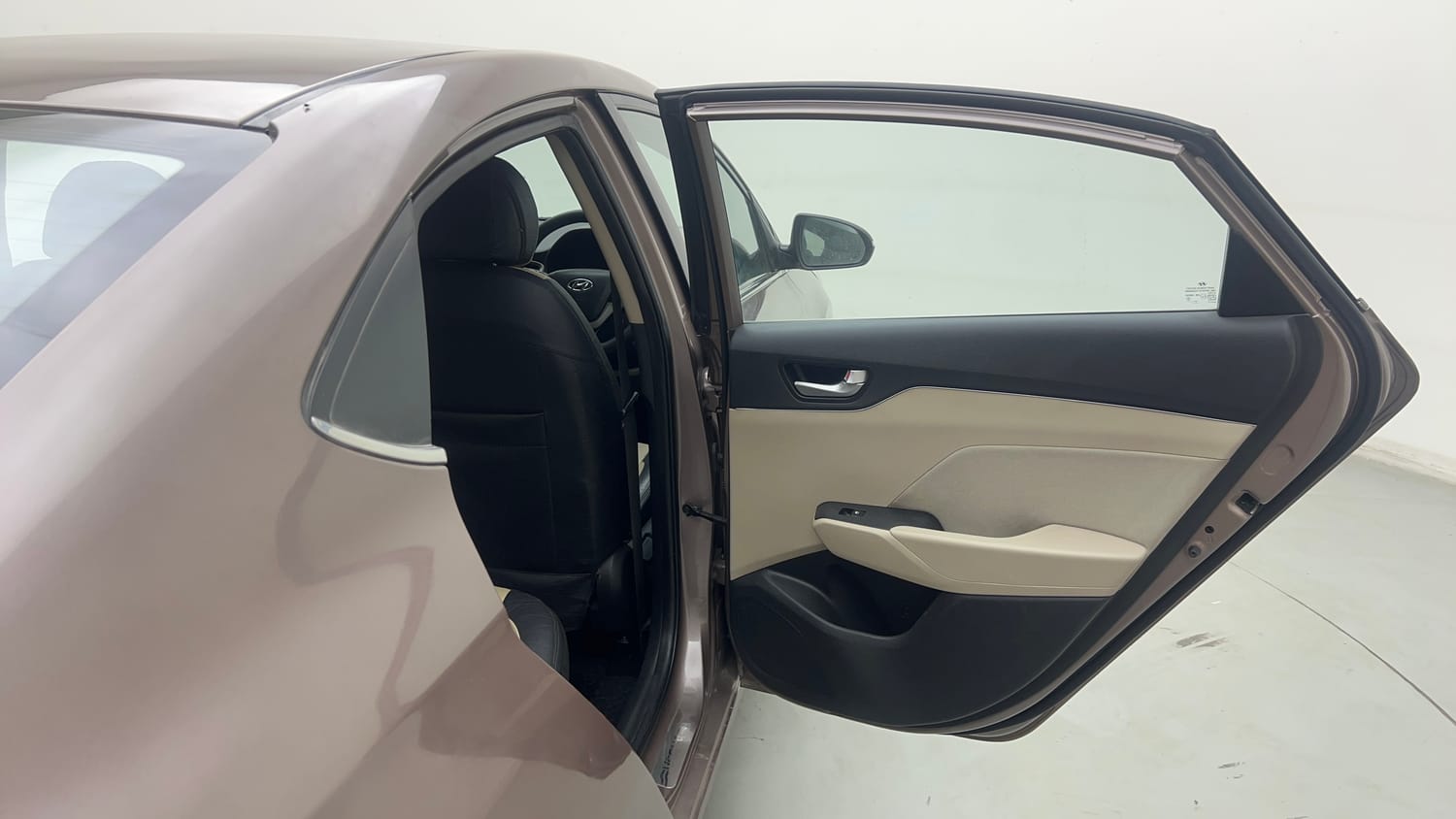 Used 2017 Hyundai Verna SX 1.6 VTVT Petrol Manual interior RIGHT REAR DOOR OPEN VIEW