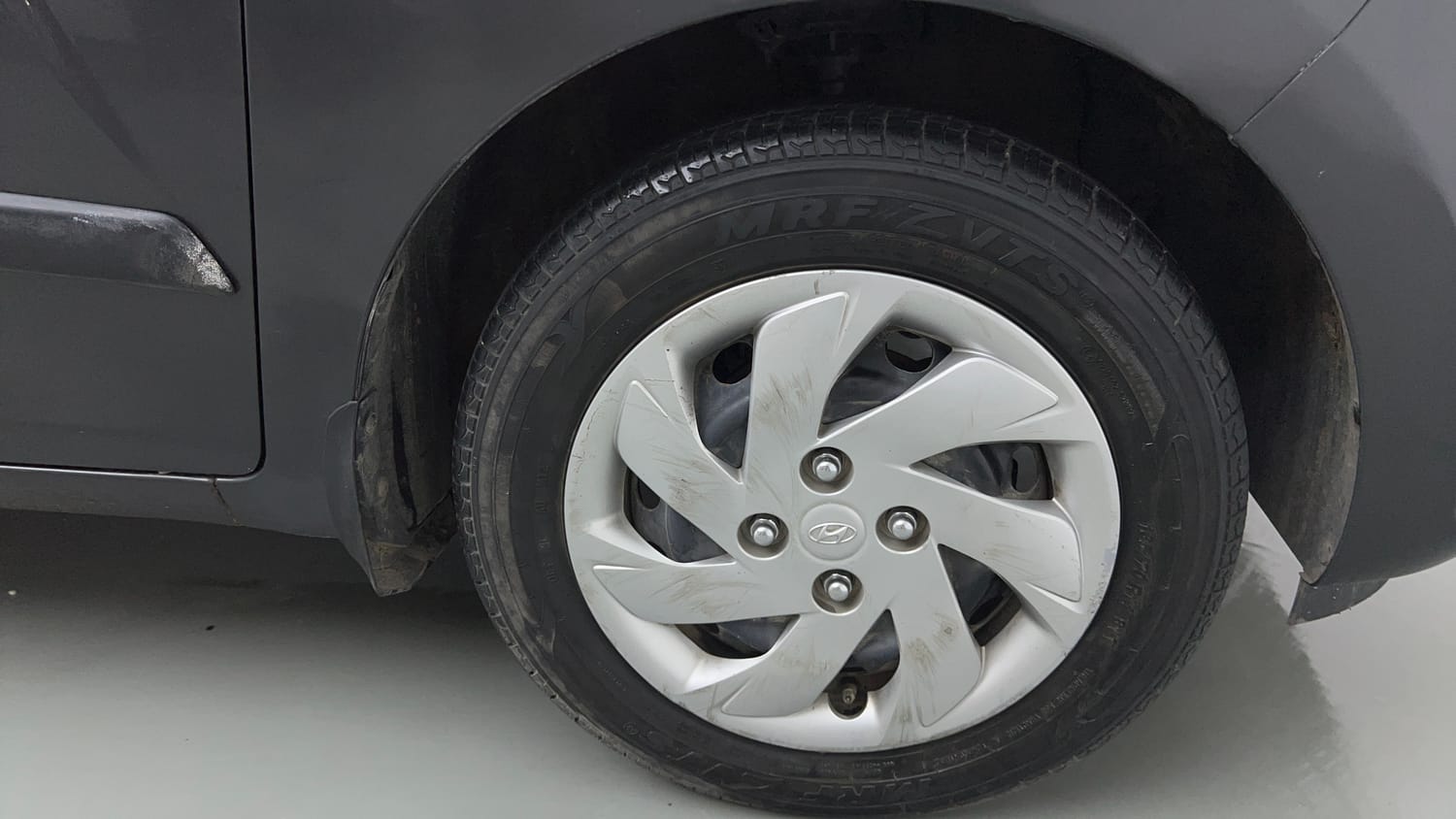 Used 2022 Hyundai Santro Sportz Petrol Manual tyres RIGHT FRONT TYRE RIM VIEW