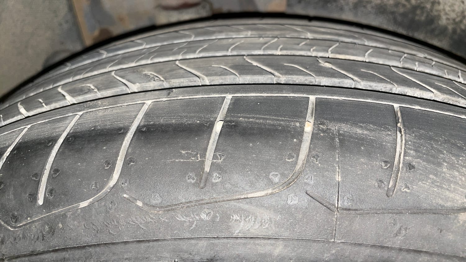 Used 2023 Kia Seltos GTX Plus 1.5 Diesel AT Diesel Automatic tyres RIGHT REAR TYRE TREAD VIEW