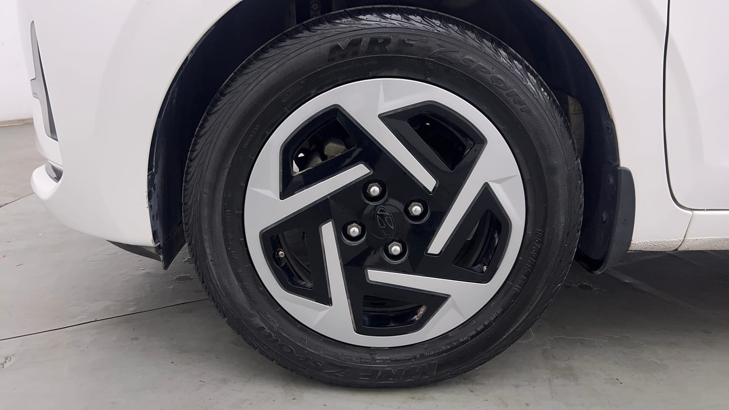 Used 2023 Hyundai Grand i10 Nios Sportz 1.2 Kappa VTVT Petrol Manual tyres LEFT FRONT TYRE RIM VIEW