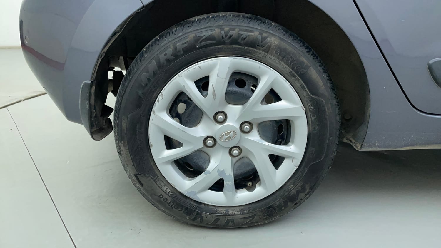 Used 2019 Hyundai Grand i10 Sportz 1.2 Kappa VTVT Petrol Manual tyres RIGHT REAR TYRE RIM VIEW