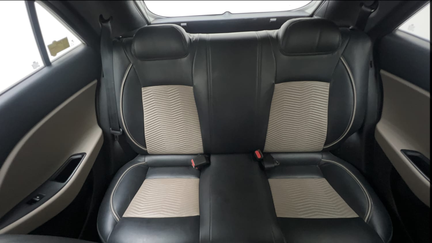 Used 2016 Hyundai Elite i20 Magna 1.2 Petrol Manual interior REAR SEAT CONDITION VIEW