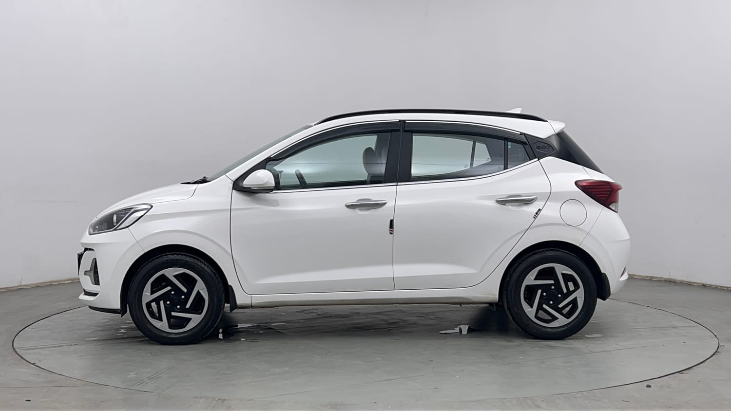 Used 2023 Hyundai Grand i10 Nios Sportz 1.2 Kappa VTVT Petrol Manual exterior LEFT SIDE VIEW