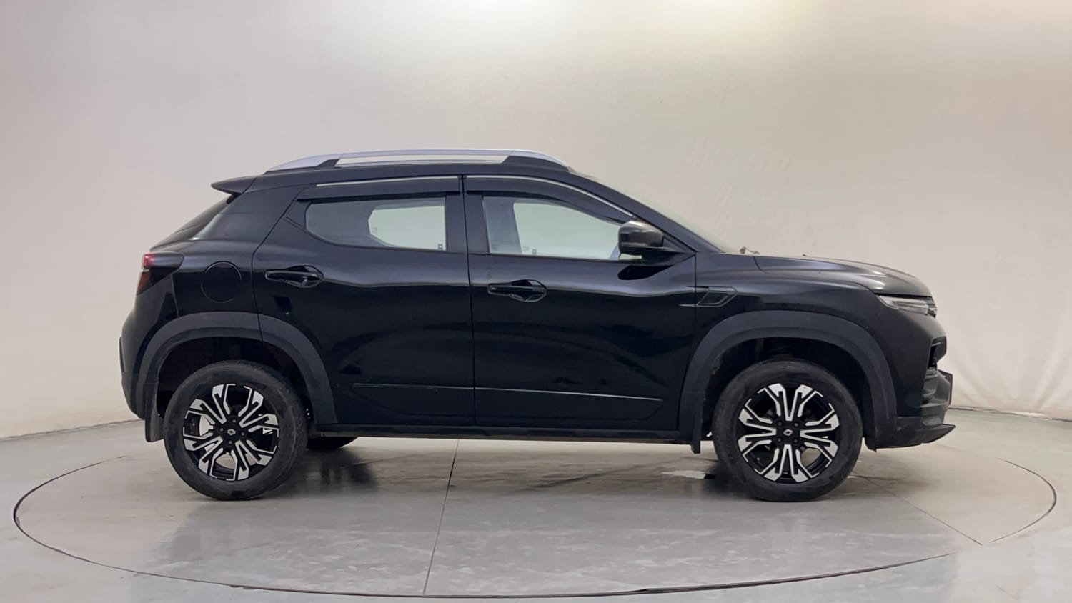 Used 2023 Renault Kiger RXT (O) AMT Petrol Automatic exterior RIGHT SIDE VIEW