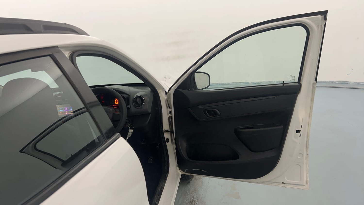 Used 2018 Renault Kwid RXT (O) 1.0 SCE Edition Petrol Manual interior RIGHT FRONT DOOR OPEN VIEW
