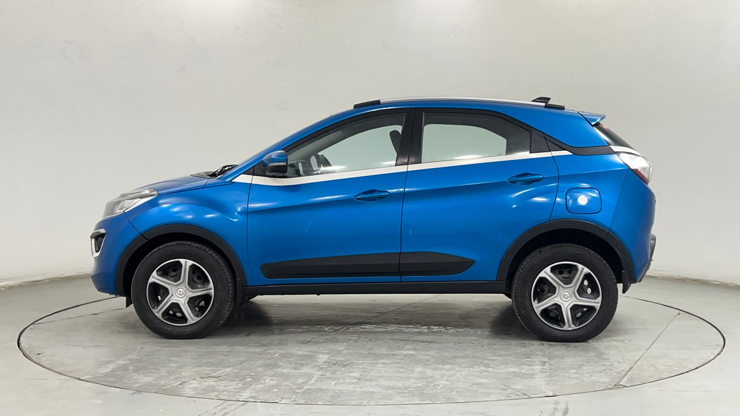 Used 2018 Tata Nexon XZ Diesel Diesel Manual exterior LEFT SIDE VIEW