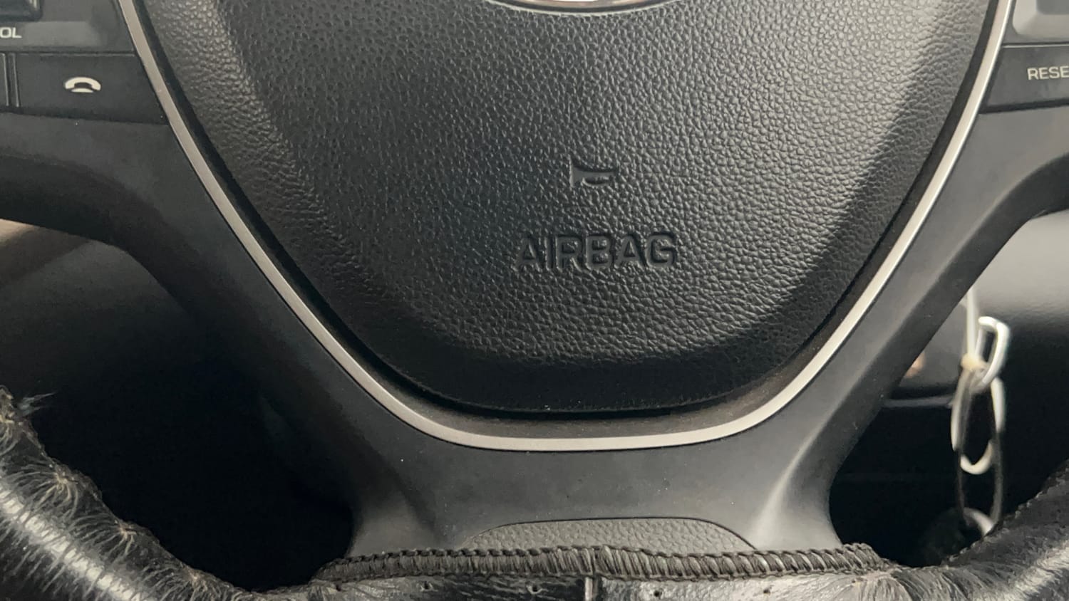 Used 2018 Hyundai Elite i20 Sportz 1.2 Petrol Manual top_features Airbags